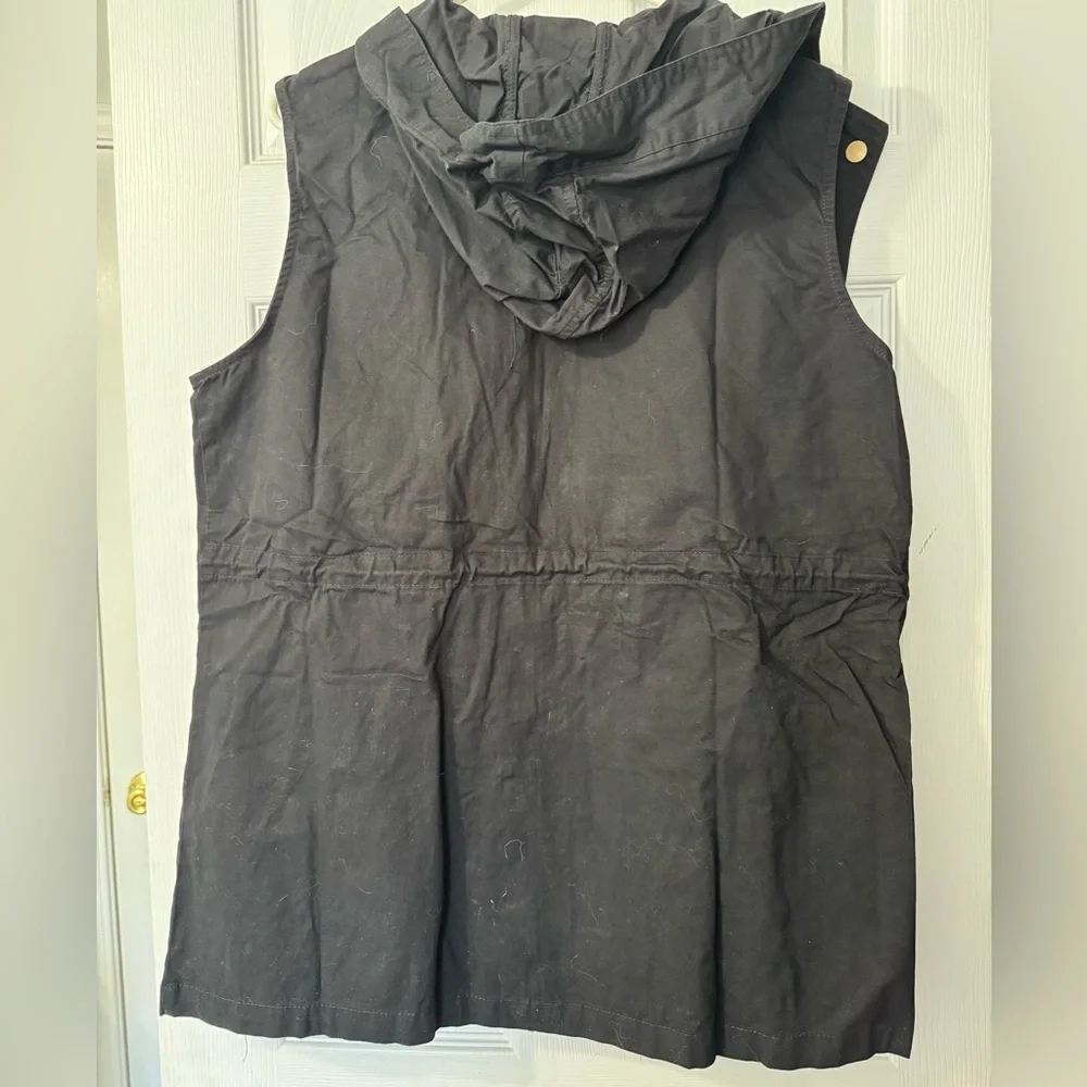 Zenana Outfitters Black Hooded Vest - READ FULL DESCRIPTION - Picture 2 of 9